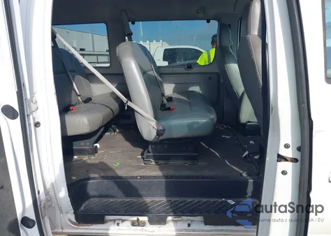 2008 Ford E-350 Super Duty Xl/Xlt z USA, uszkodzony, nr VIN 1FBSS31L78DA10269